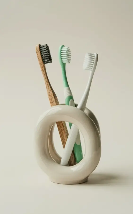 Sculptural Ceramic Toothbrush Holder for a Clutter-Free Bathroom Vanity